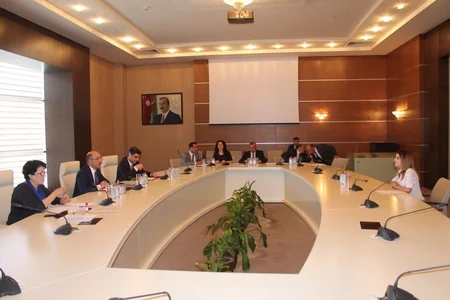 İsmayıllı sakinləri nazirdən yaradıcılıq evinin dam örtüyünün dəyişdirilməsini xahiş ediblər