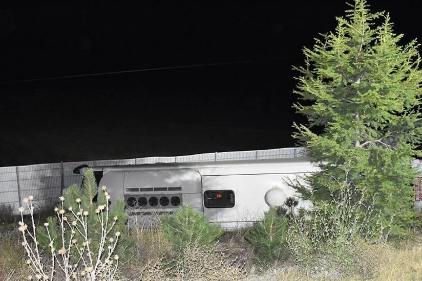 Türkiyədə sərnişin avtobusu aşıb, 2 nəfər ölüb, 32 yaralı var
