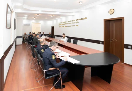 Daxili işlər naziri Qusarda vətəndaş qəbulu və sıra baxışı keçirib