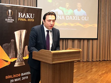 Mahir Mədətov Avroliqanın finalı ilə əlaqədar tələbələrlə görüşüb