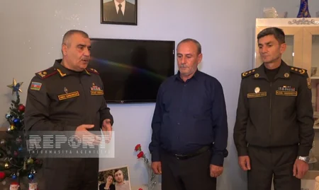 Naxçıvanda antiterror tədbirlərində şəhid olanların ailə üzvlərinə orden və medallar təqdim edilib