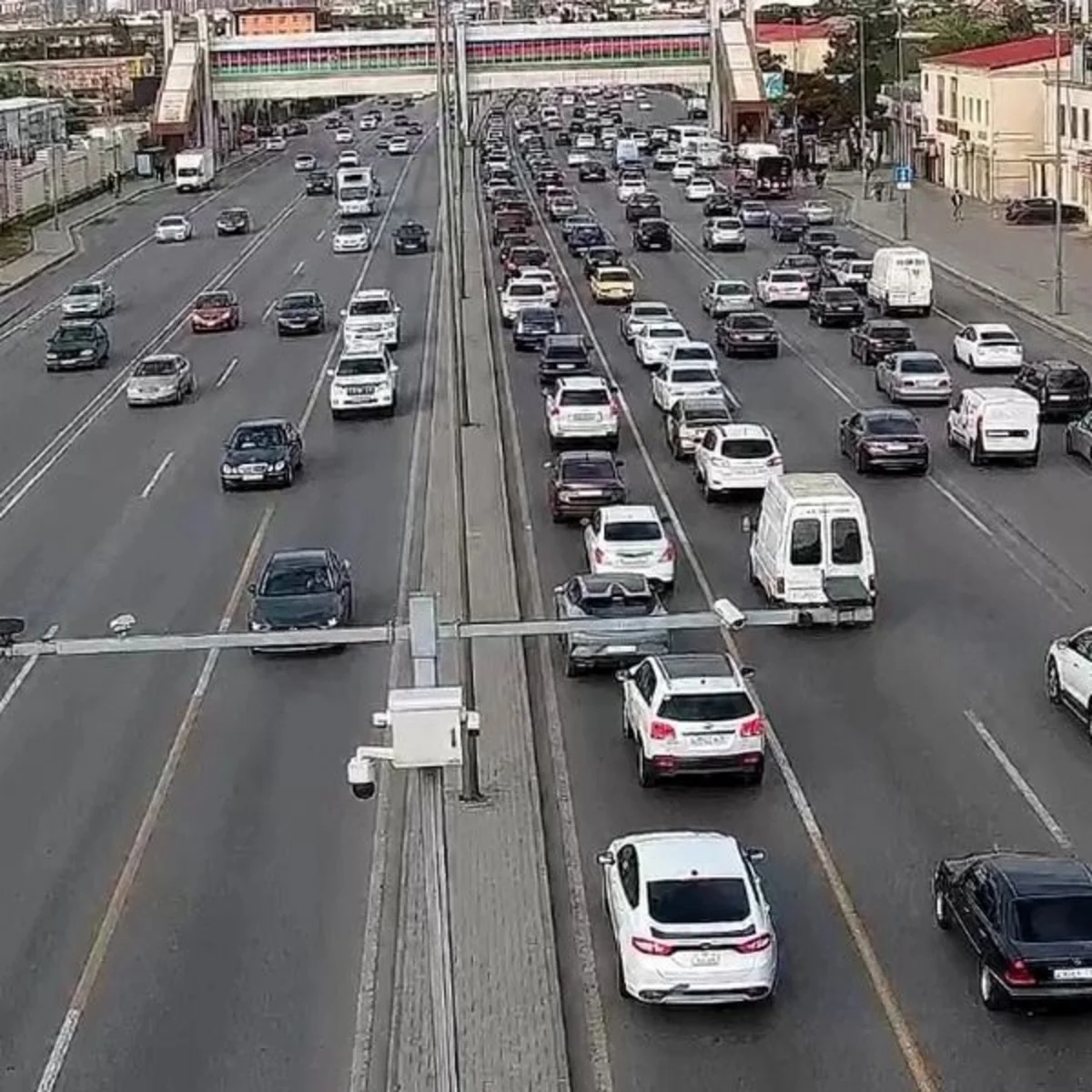 Bakının bir sıra yollarında tıxac müşahidə olunur