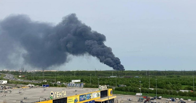 В Санкт-Петербурге горит завод порошковых красок