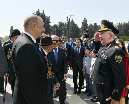 Prezident İlham Əliyev 9 May - Qələbə Günü münasibətilə Bakıda keçirilən mərasimdə iştirak edib - YENİLƏNİB