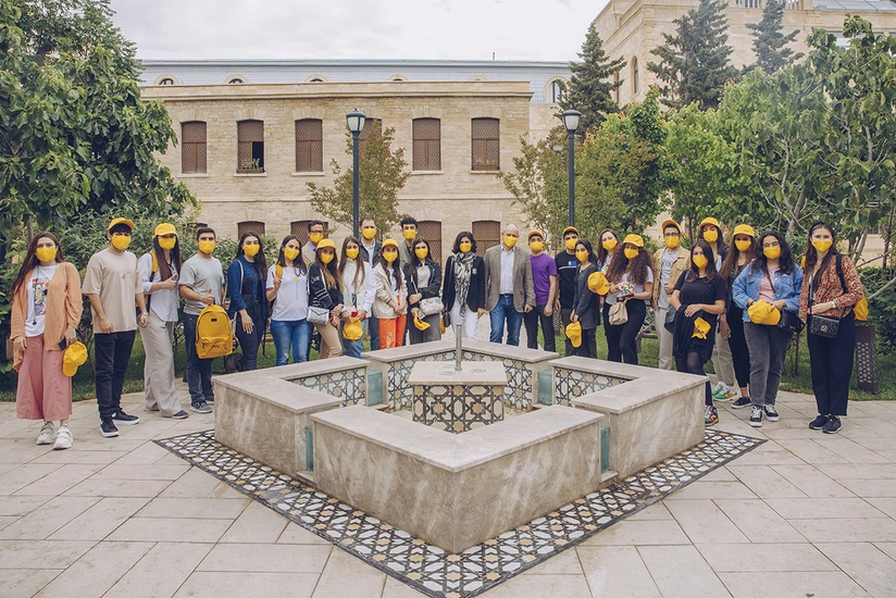 Yelo Bank “Walk and Talk” mentorluq layihəsini həyata keçirdi