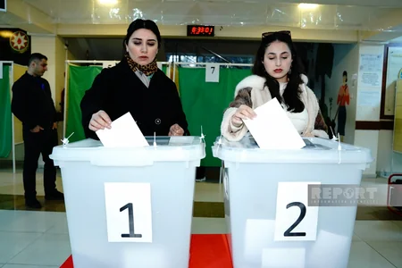 Azərbaycanda növbədənkənar prezident seçkiləri üzrə səsvermə başlayıb