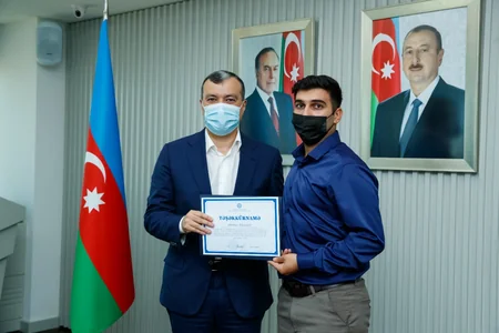 Nazir Reportun əməkdaşını təltif edib