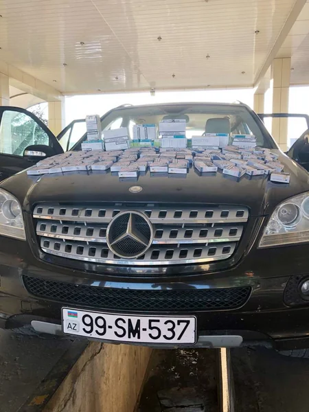 Telefon aksesuarları, saatlar və külli miqdarda siqaretlərin ölkəyə gətirilməsinin qarşısı alınıb