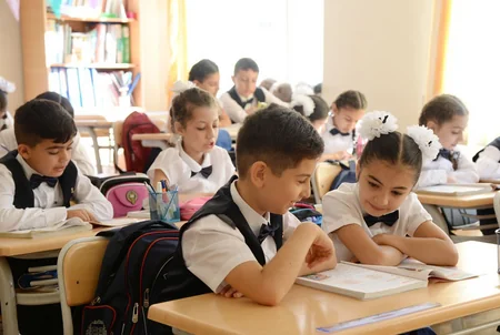 Bakı məktəblərində ilk dərslər vətənpərvərlik mövzularına həsr olunub