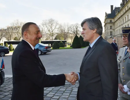Official welcome ceremony was held for President Ilham Aliyev in Paris