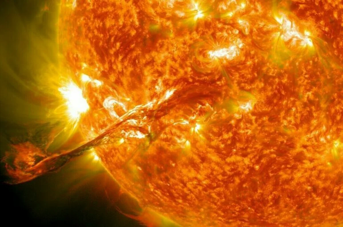 Scientists detect powerful new solar flare: Earth braces for potential impact