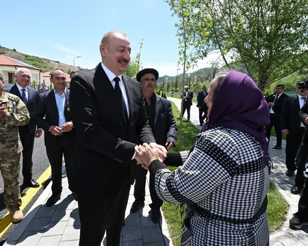 Prezident Laçının Sus kəndinə köçmüş sakinlərlə görüşüb - YENİLƏNİB