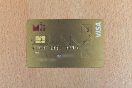 AZAL əşyalarını təyyarədə unutmuş sərnişinləri axtarır