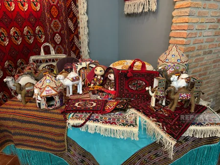 Tbilisidə Azərbaycan və Türkmənistan xalçaları sərgilənir