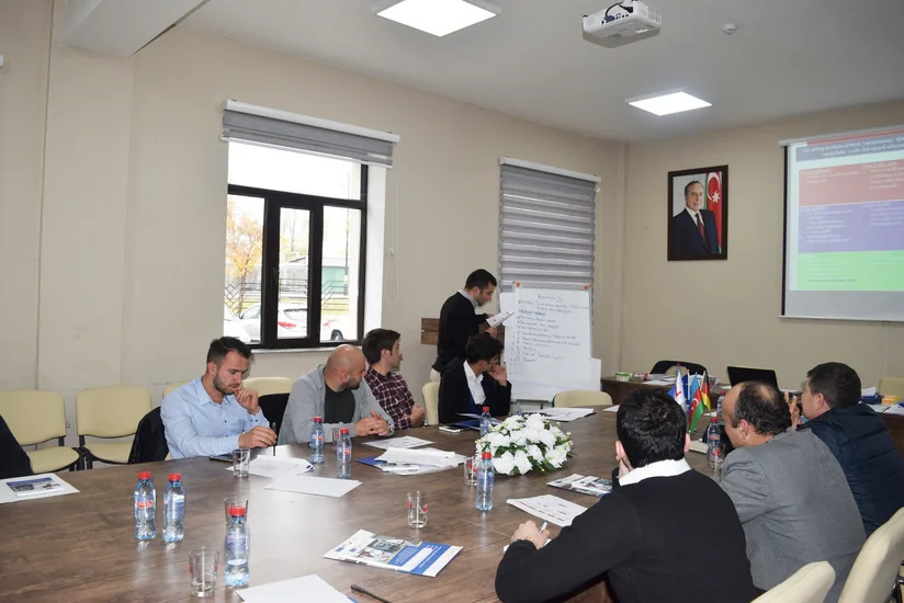 Azərbaycanda xidmət sahəsində çalışan işçilər üçün təlimlər təşkil edilib