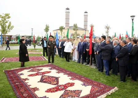 Xalqla Ordu əl-ələ devizi altında kütləvi vətənpərvərlik bayramı keçirilib