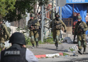 Israel's PM urges citizens to arm themselves 