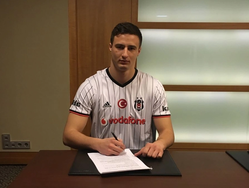 Beşiktaş klubu xorvatiyalı futbolçu ilə müqavilə imzalayıb