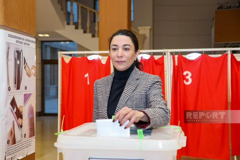 Ombudsman bələdiyyə seçkilərində səs verib