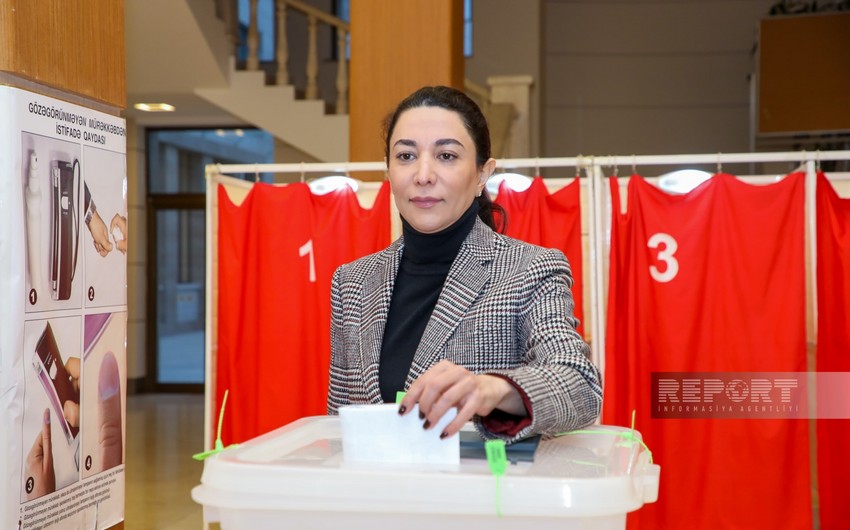 Ombudsman bələdiyyə seçkilərində səs verib