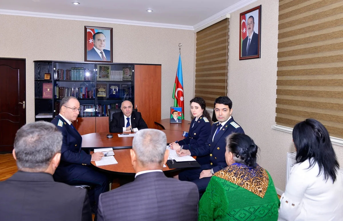 Zakir Qaralov Abşeronda vətəndaşları qəbul edib