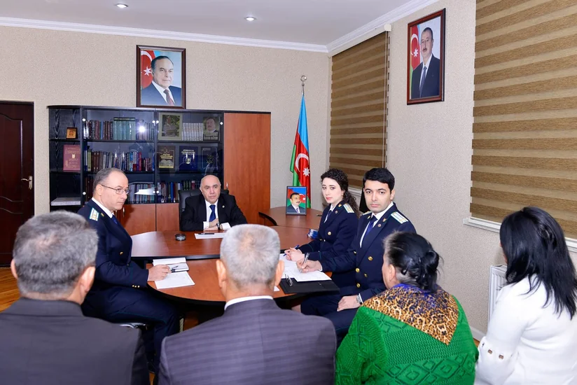 Zakir Qaralov Abşeronda vətəndaşları qəbul edib