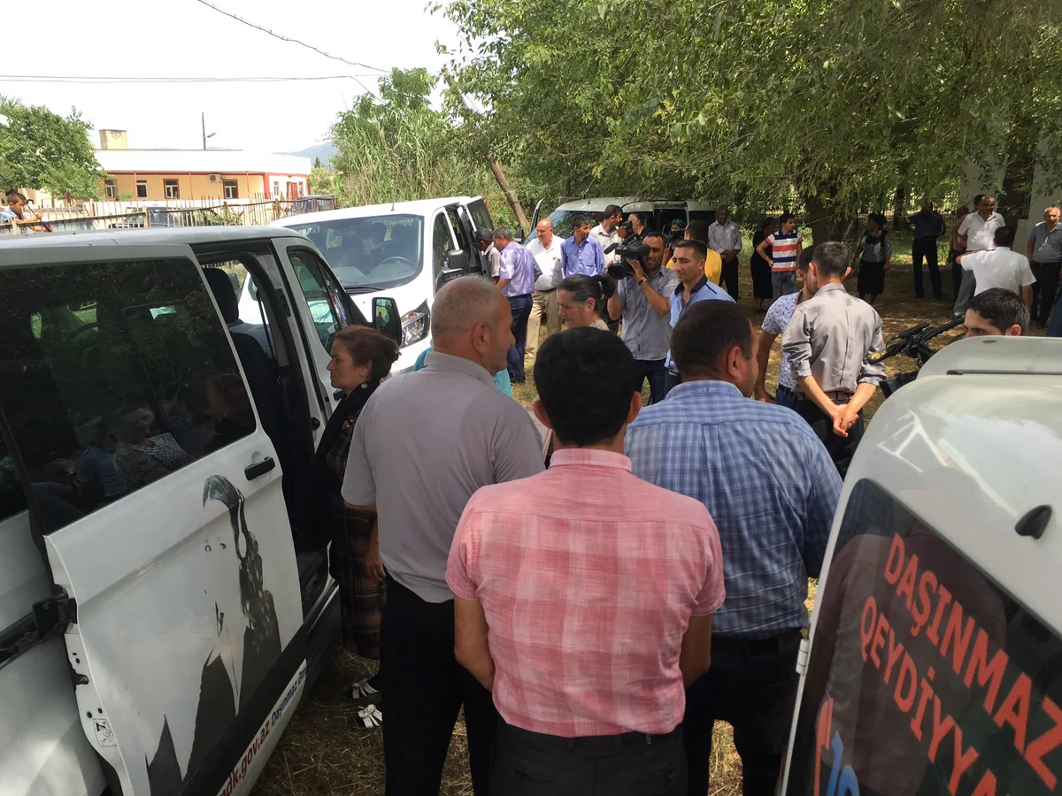 ​Ağsu sakinlərinə əmlaklarına dair çıxarışlar təqdim olunub