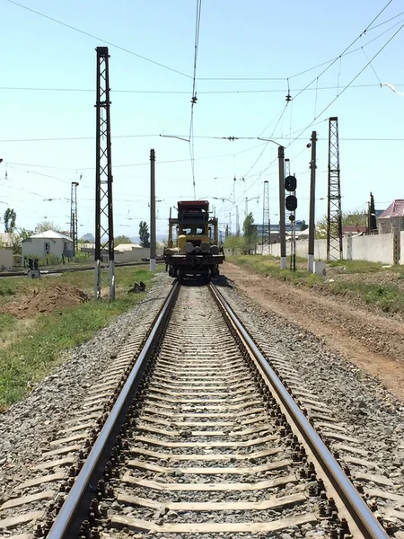 Bakıətrafı dəmir yolu xəttinin elektrik təchizatı sistemi əsaslı təmir olunur