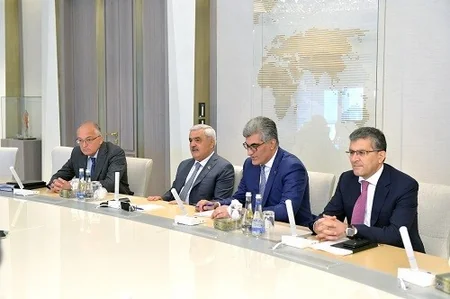 SOCAR-ın prezidenti Fransa Sahibkarlar Təşkilatının üzvlərini qəbul edib