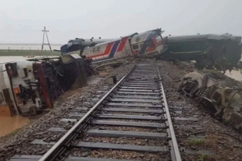 Число пострадавших при сходе поезда с рельсов в Монголии возросло до девяти  - ОБНОВЛЕНО