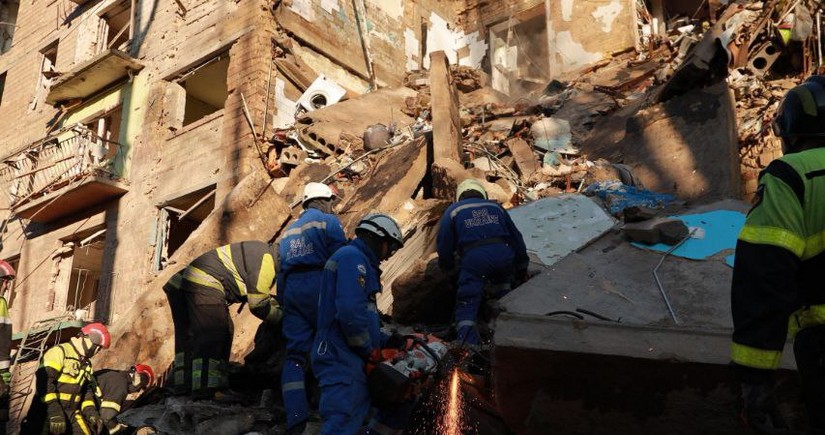 2 killed in Russian attack on Ukraine's Chernihiv 