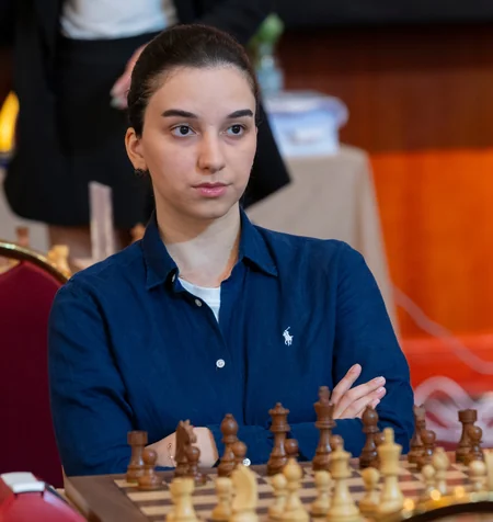Азербайджанская шахматистка одержала 4 победы подряд на чемпионате Европы