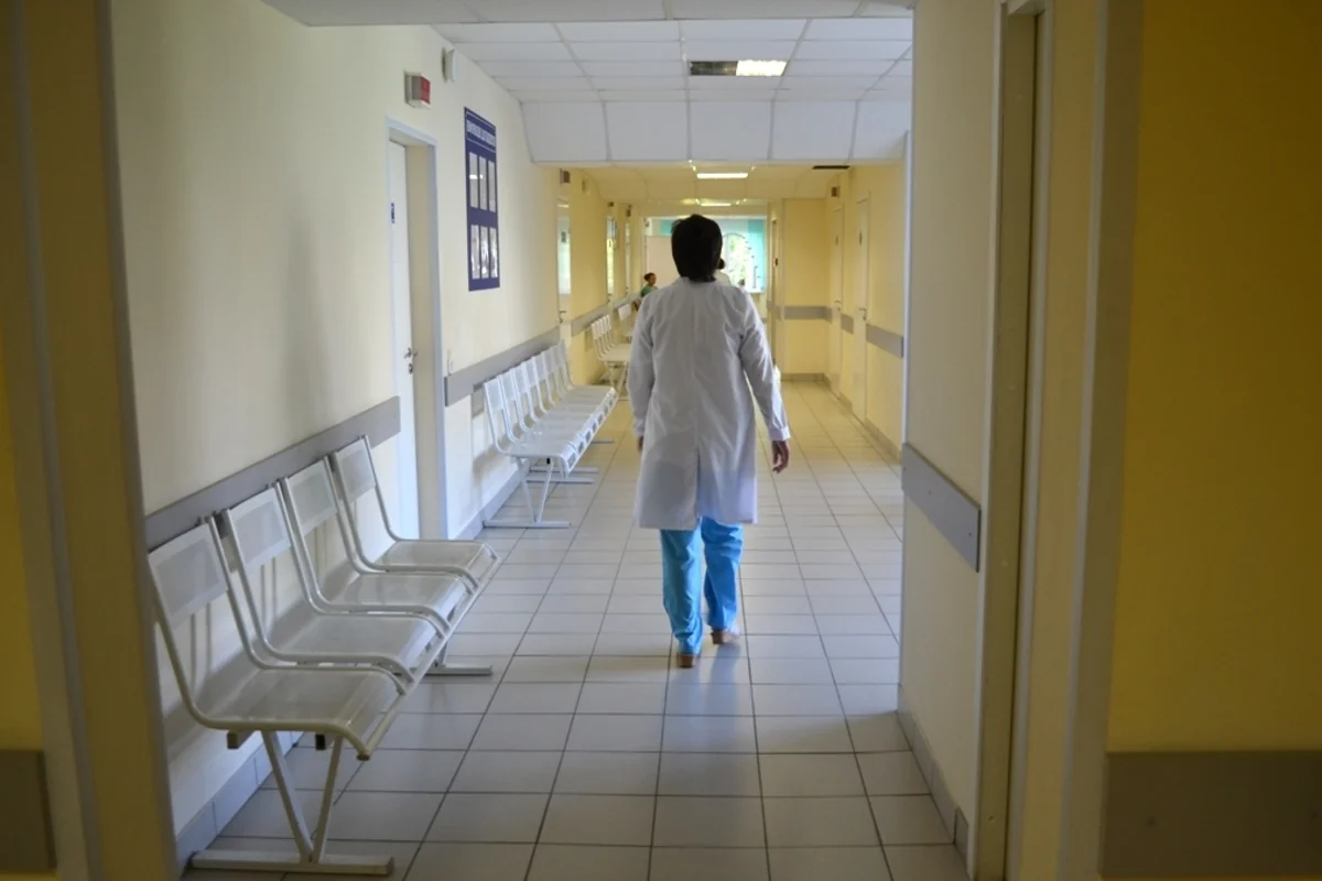 Bakıda sərnişin avtobusu qəzaya uğrayıb, xəsarət alan var