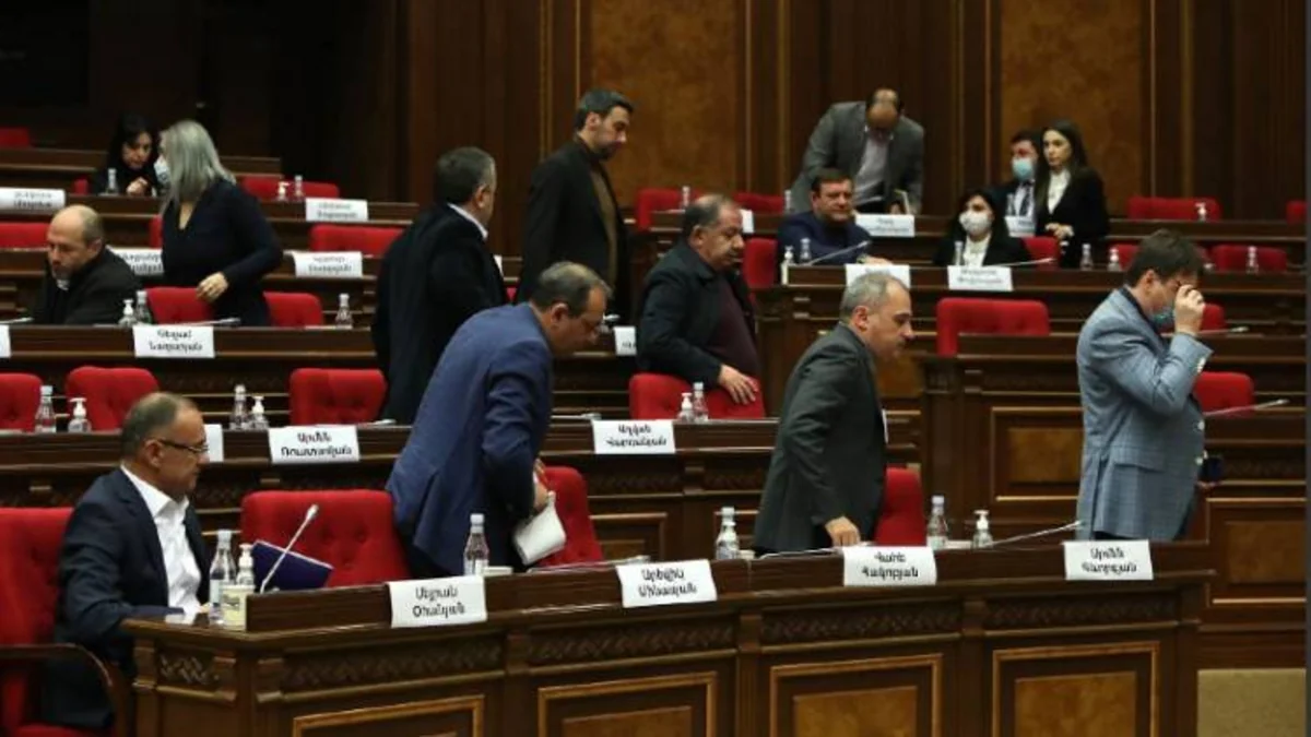 Sarqsyan və Koçaryanın parlamentdəki tərəfdarları parçalanıb