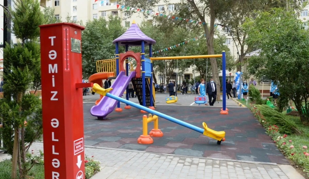 Bakıda abadlaşdırılan növbəti həyətlər sakinlərin istifadəsinə verilib