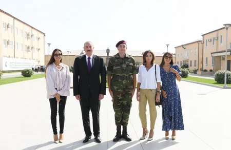 Prezident İlham Əliyev DTX-nin N saylı hərbi hissəsində gənc əsgərlərin andiçmə mərasimində iştirak edib - YENİLƏNİB - FOTO