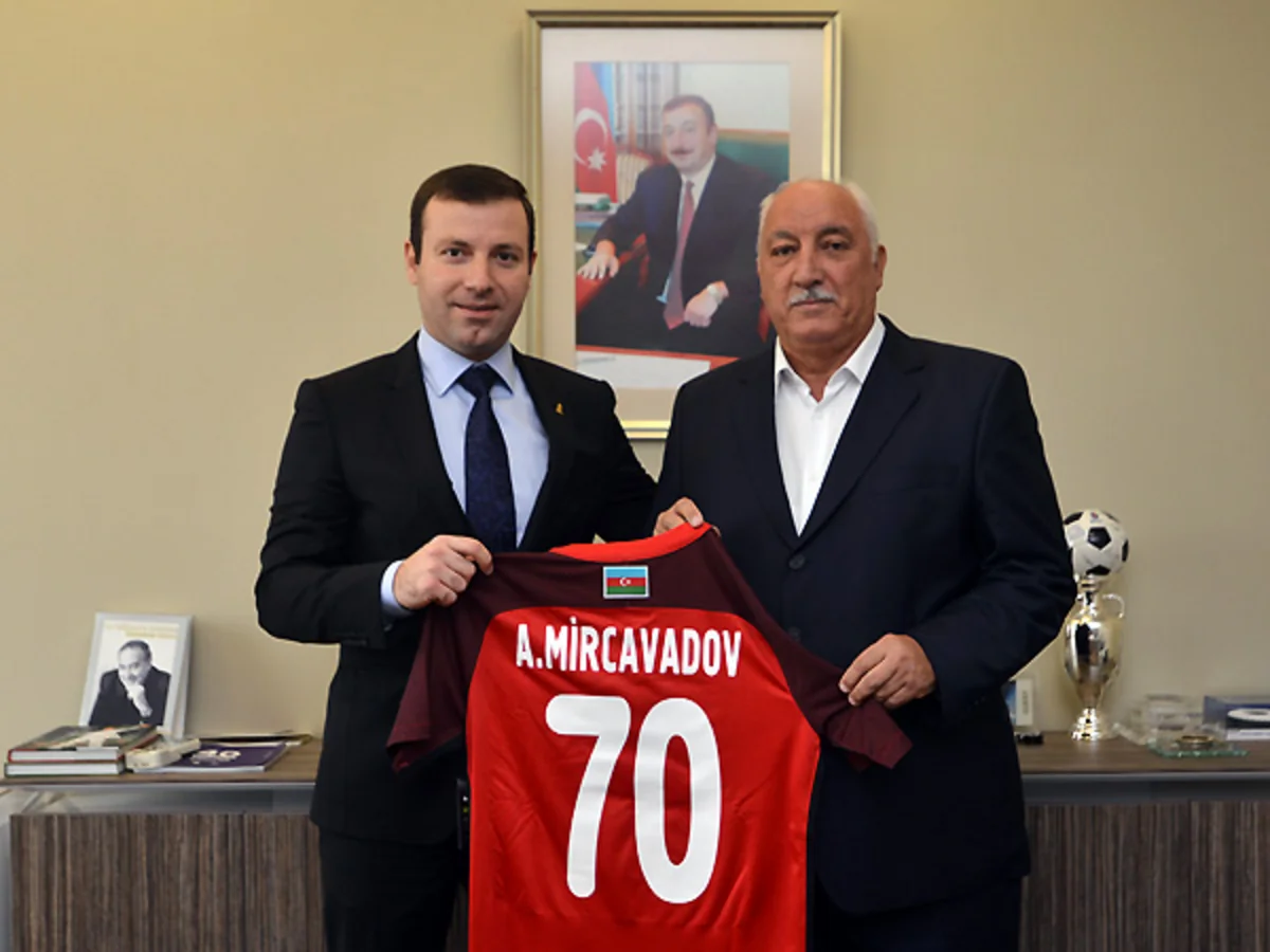 AFFA 70 illik yubileyi münasibətilə Ağasəlim Mircavadovu təbrik edib