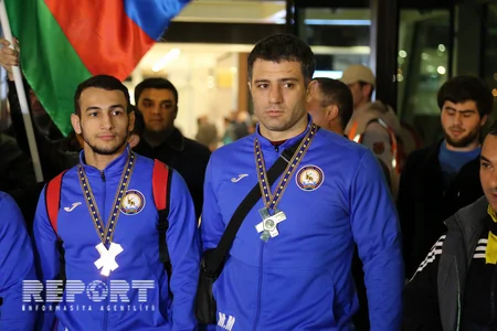 Avropa çempionatında 5 medal qazanan Azərbaycan cüdoçuları Vətənə qayıdıblar - FOTO - VİDEO