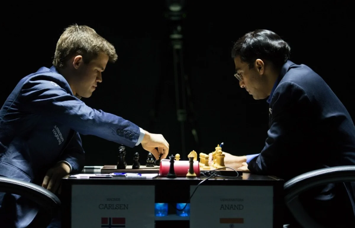 Ананд и Карлсен завершили вничью первую партию матча за мировую шахматную корону