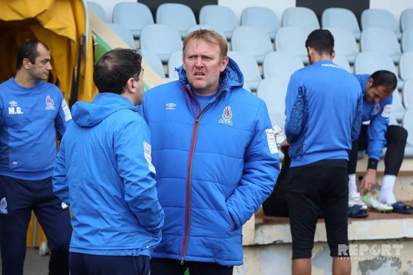 ​Azərbaycan millisi İsmət Qayıbov adına Bakıxanov qəsəbə stadionunda məşq edib - FOTO
