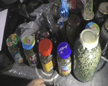 Balakəndə narkotik vasitələri mürəbbə bankalarının arasında gizlədən şəxs saxlanılıb