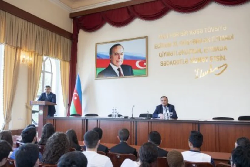 Kənd Təsərrüfatı naziri Azərbaycan Dövlət Aqrar Universitetinin tələbələri ilə görüşüb