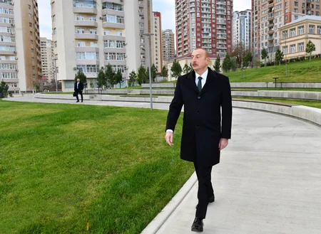 Prezident İlham Əliyev Bakıda Mərkəzi Parkın ikinci hissəsinin açılışında iştirak edib - YENİLƏNİB