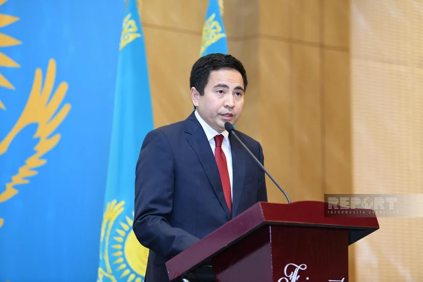 В посольстве Казахстана в Баку открыта книга соболезнований