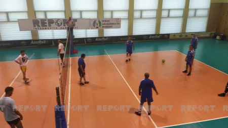 Voleybol üzrə Zəfər Kubokunda yarımfinalçılar müəyyənləşib