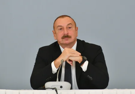 Bakıda beynəlxalq konfrans keçirilib, İlham Əliyev iştirakçıların suallarını cavablandırıb - YENİLƏNİB-5