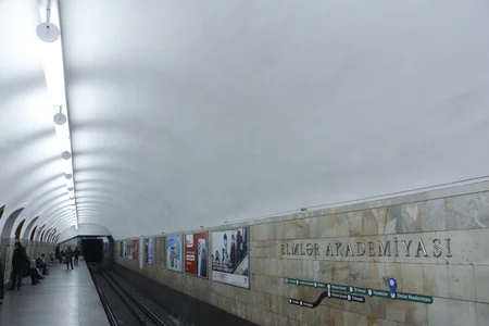 “Elmlər Akademiyası” metro stansiyasında yeni işıqlanma sistemi qurulub