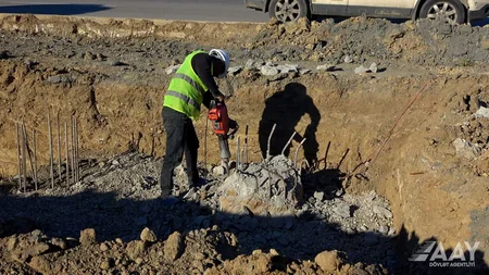 Bakı-Şamaxı-Yevlax yolunda daha bir yerüstü piyada keçidinin inşasına başlanılıb