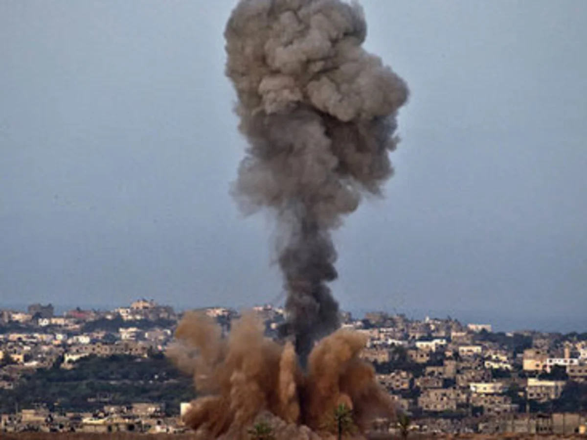 İsrail Qəzzəyə raket-bomba zərbələri endirib