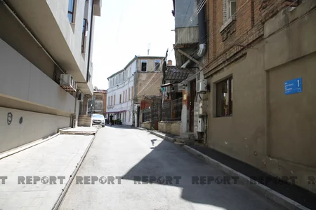Tbilisidə Mirzə Fətəli Axundov küçəsinə yeni ünvan lövhələri vurulub